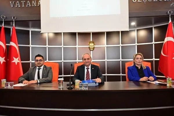 CHP'li Meclis üyesi Antalya'yı birbirine kattı... Polisin burnunu kırdı!